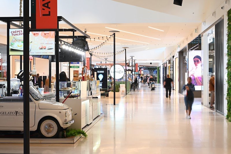 Centre Commercial Les 3 Fontaines - photo 3