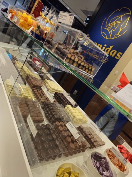 Leonidas Cergy CC Les 3 Fontaines - photo 2