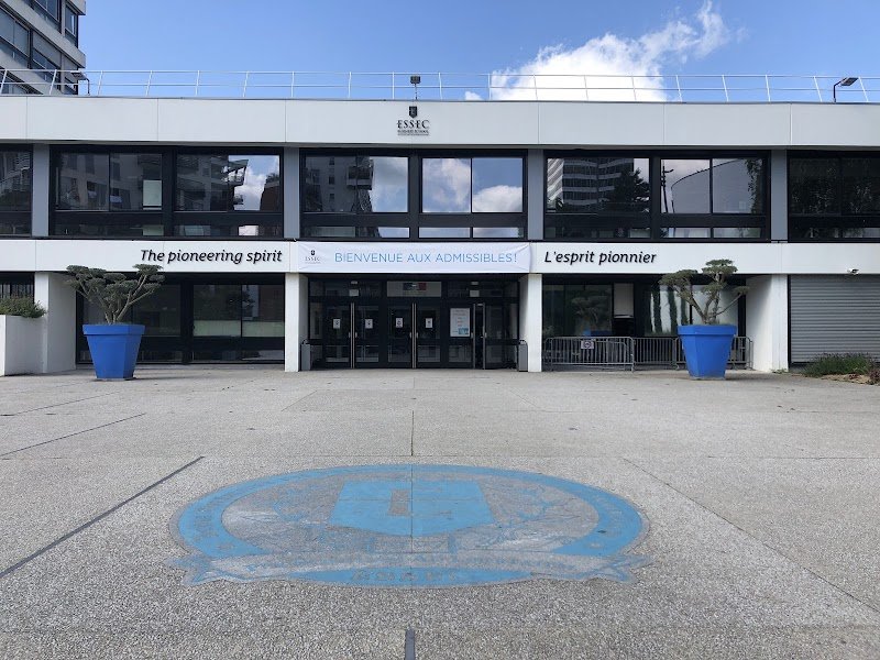 ESSEC Business School - Campus de Cergy-Pontoise - photo 3