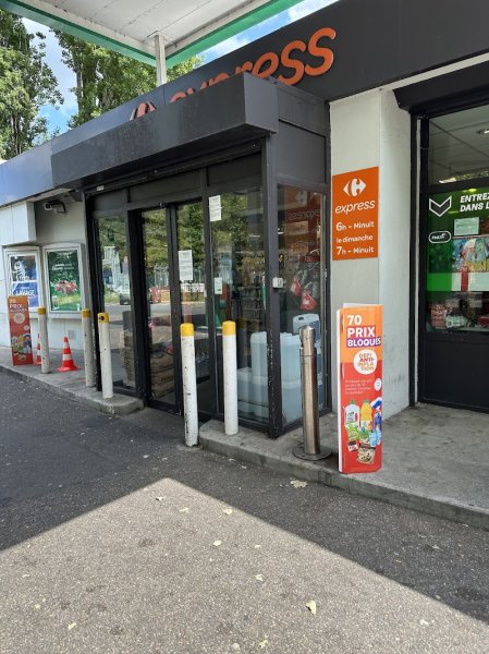 Station BP du chêne - Cergy - photo 3