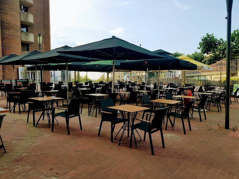 Le Columbia Cergy Brasseri Restaurants