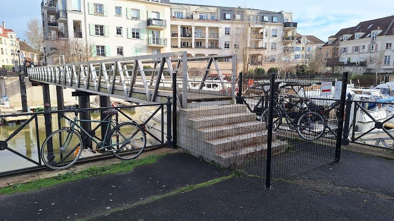 Port Cergy - photo 2